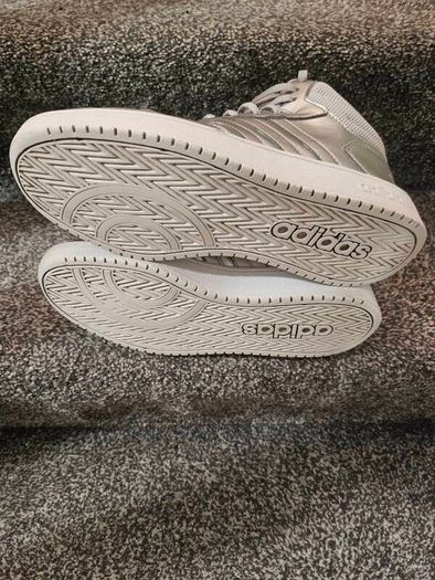 Silver Adidas Original Uk7 (EU40.5)