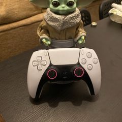 Star Wars The Mandalorian Grogu (The Child) Cable Guy phone and controller holder