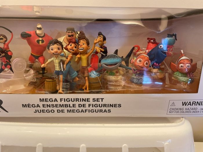 Disney Pixar Mega Figurine Set