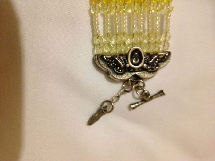 Stunning vintage style choker and matching bracket