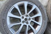 Land Rover 21 inch dark grey alloys
