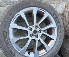 Land Rover 21 inch dark grey alloys