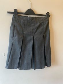 M&S grey skirt (as new) age 8-9
