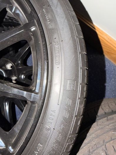 Pruis 17 inch wheels