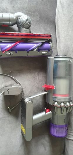 Dyson V11