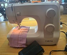 Sewing Machine (CARINA).