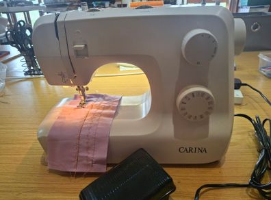 Sewing Machine (CARINA).