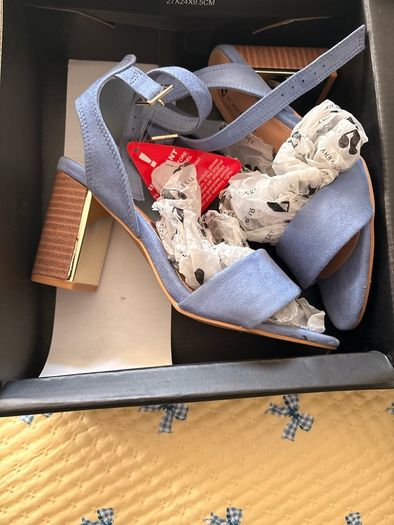 Block heel extra wide sandals