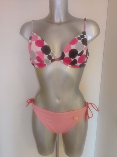 Dunnes Stores 3 pieces bikini top and 2 bottoms size UK16/18 EU44/46 cup 38C EU85C Postage included