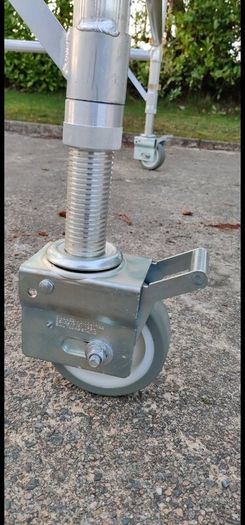 Aluminium scaffolding towers