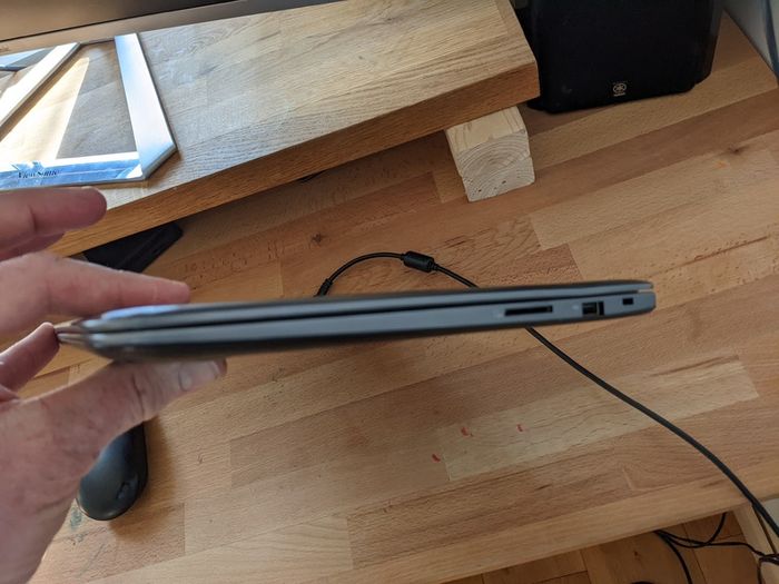 Asus Vivobook L403