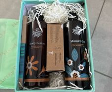 Hampers & co treat box
