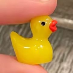 Mini resin ducks