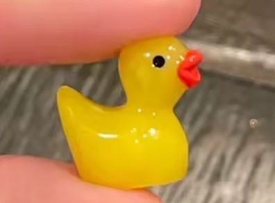 Mini resin ducks