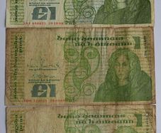 Vintage Ireland Irish 1 pound Banknote Note Queen Meabh