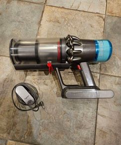 Dyson V11 sv15 main unit and charger