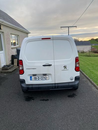peugeot partner van