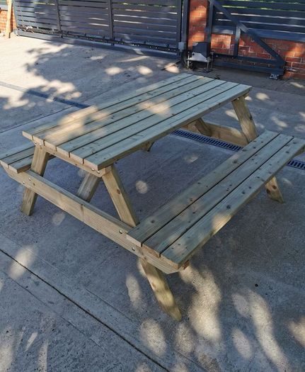 picnic bench