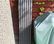 Anthracite Radiator in wave detail