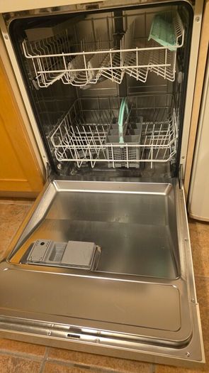 Hotpoint Aquarius Dishwasher DWF 30