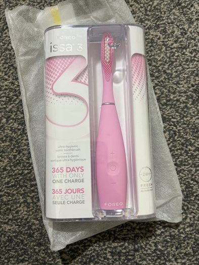Foreo Issa 3 Ultra-hygienic Silicone Sonic Toothbrush Brand New pearl pink