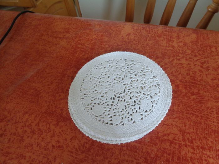 Selection of Paper Doiles for Sale