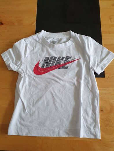 2-3 years North Face/Nike t-shirts