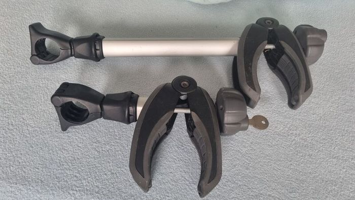 Thule bike rack 2 spare arms lockable with key