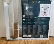 Baby safety gate