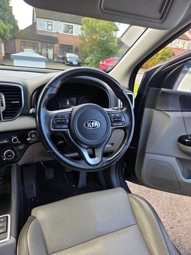 Kia sportage. Platinum. Huge Spec