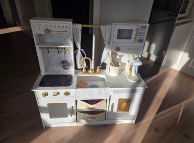 Toy Kitchen