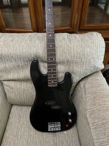 base guitar