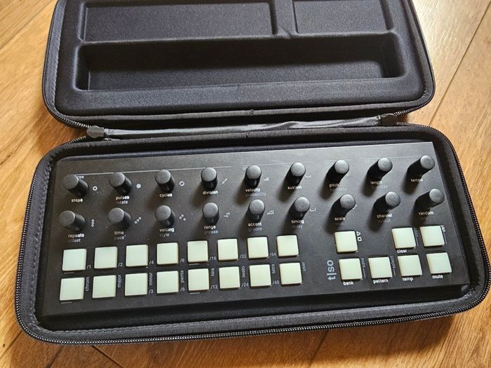 Torso T1 Sequencer with Case