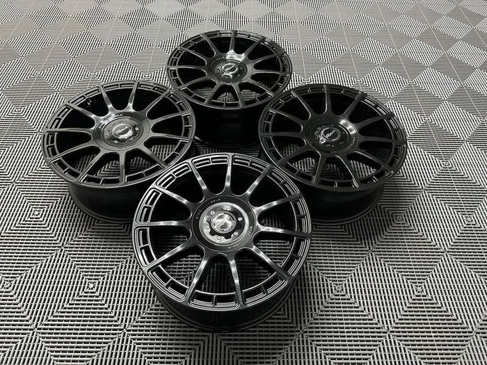 20" Inch VS-F11 Strom wheels Ford Transit Custom Van 5X160 Centre Bore 65.1 Gloss Black