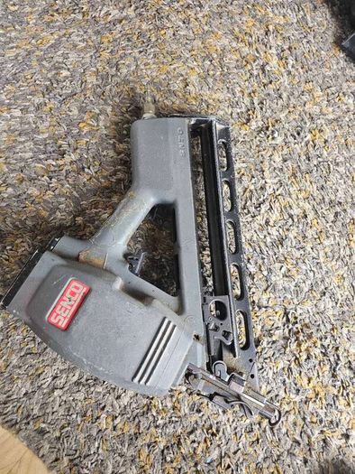 Nail gun