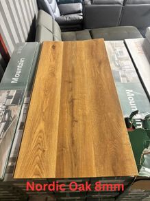 New 8mm Laminate Click Flooring With Underlay