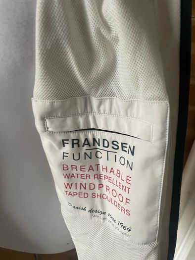 womens jacket water repellent windproof breathable Frandsen taped shoulders off white size 10/12