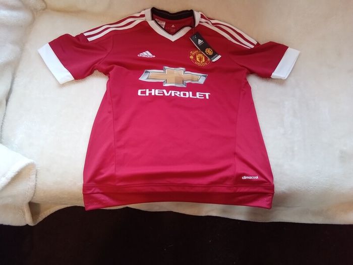 Manchester United teenager football jersey NEW