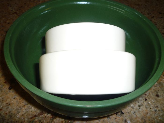 Giant Serving platter, Ramekins, Bowls, Dish. Plate. Moville. 8 ITEMS