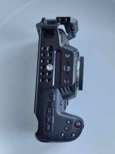 Blackmagic Pocket Cinema Camera 4K (BMPCC 4K) + SmallRig Cage & 3 Batteries
