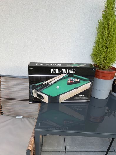 New Mini Pool / Billiard Table with Accessories