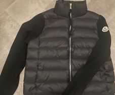 Moncler cardigan xs