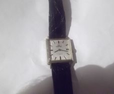 a vintage square face ladies  wrist watch,by pierport