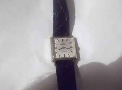 a vintage square face ladies  wrist watch,by pierport