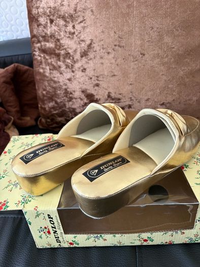 Dunlop gold metallic, low-wedge indoor slippers