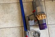 Dyson V11