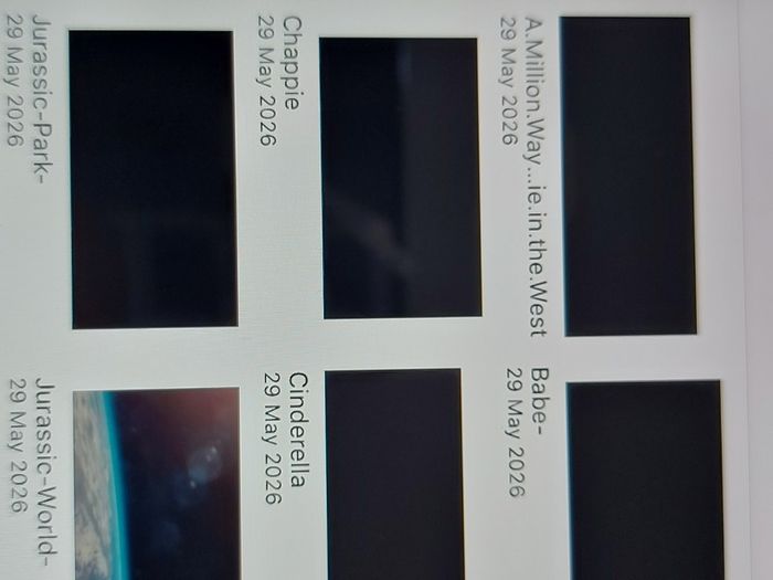 Apple Ipad 4, A1458, 16GB, with over 20 childrens movies for their entertainment, Excellent Battery