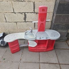 Free toy kitchen
