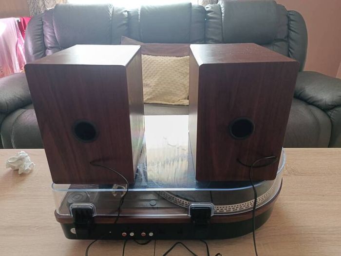 Steepletone Stereo Turntable System with External Speakers