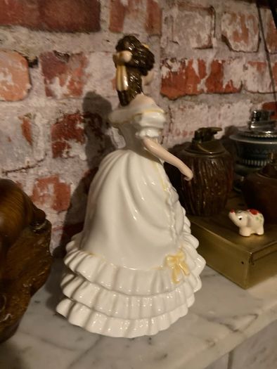 Royal Doulton figurine "Angela"